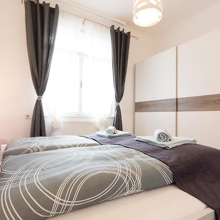 Apartament French Balcony - 45M² - Szeneviertel Wiedeń Zewnętrze zdjęcie